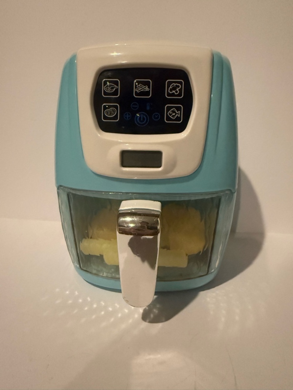 Member's Mark kids toy air fryer with fries and chicken nuggets
